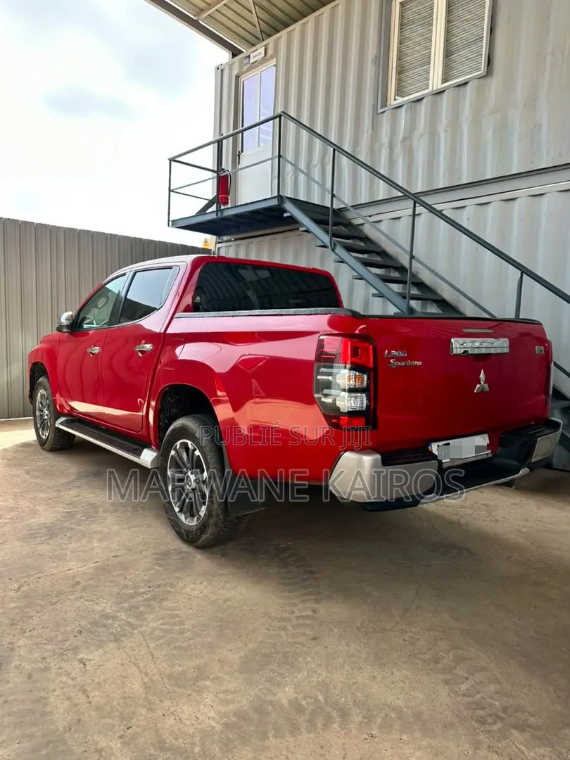 Mitsubishi L200 2023 Rouge