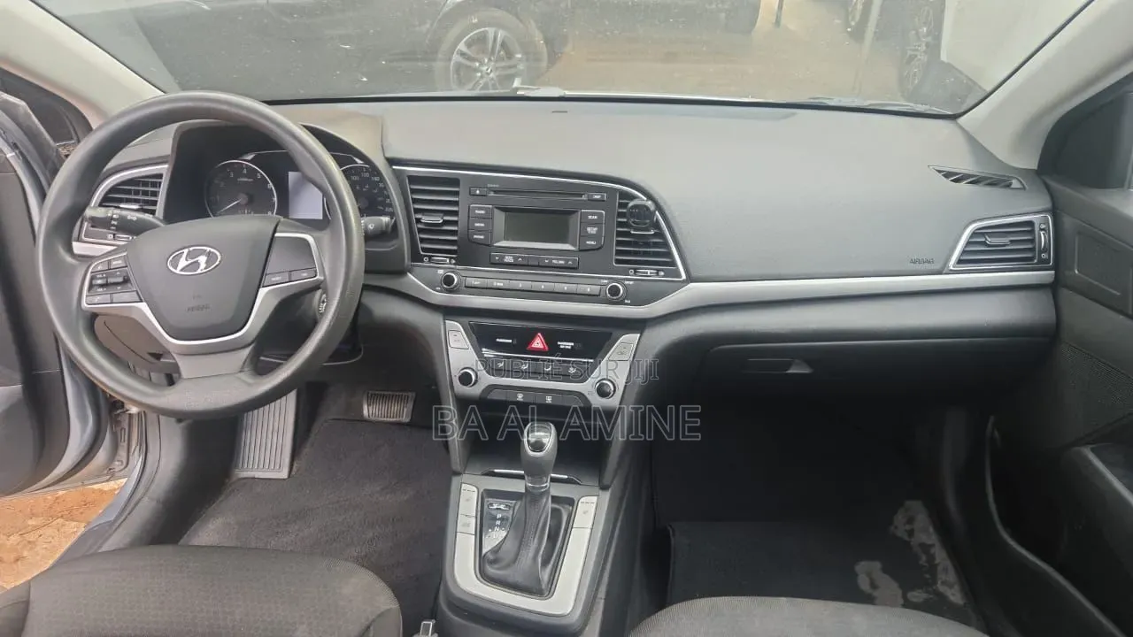 Hyundai Elantra 2017 Gris