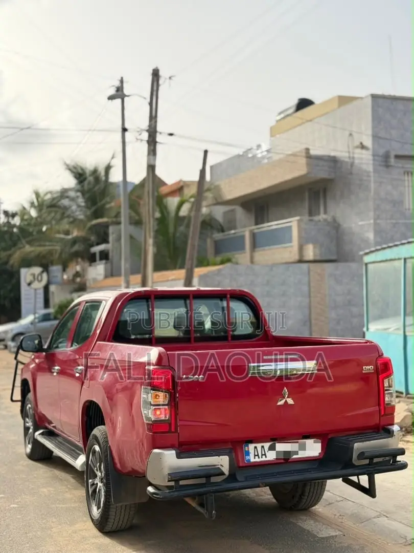 Mitsubishi L200 2022 Rouge