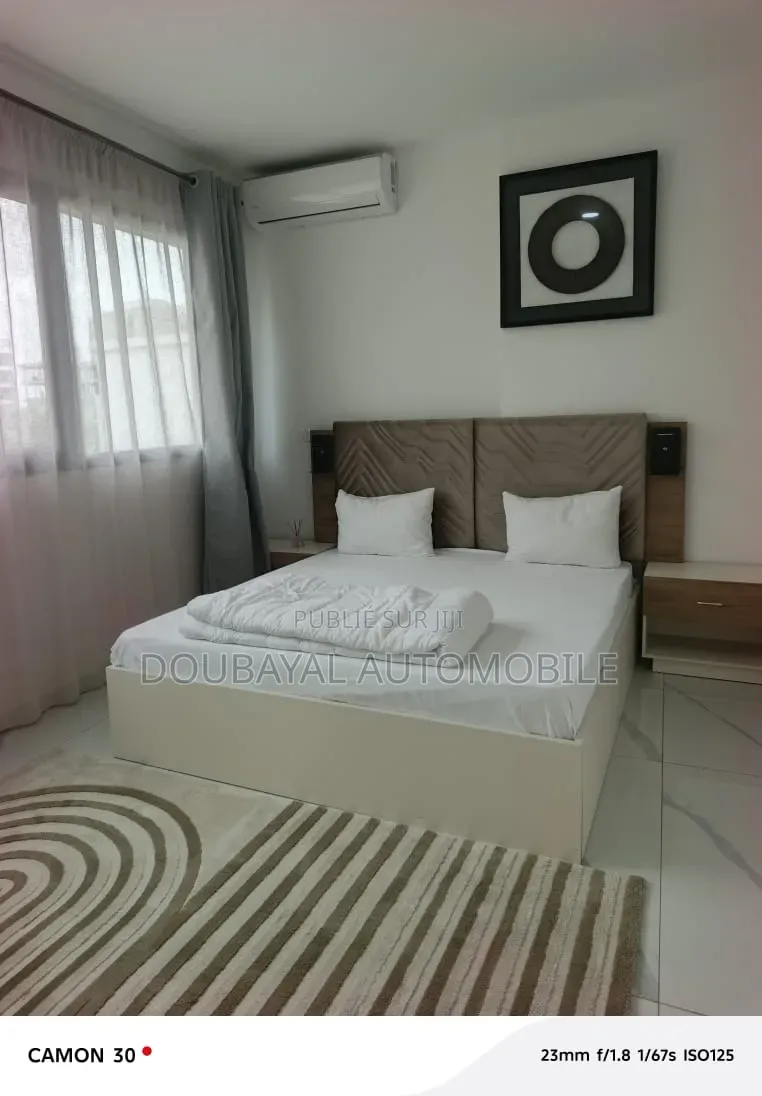 Meublé 4chbre Appartement dans Appartement Point E  à Louer
