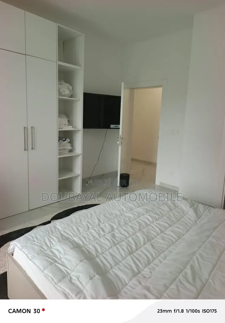 Meublé 4chbre Appartement dans Appartement Point E  à Louer
