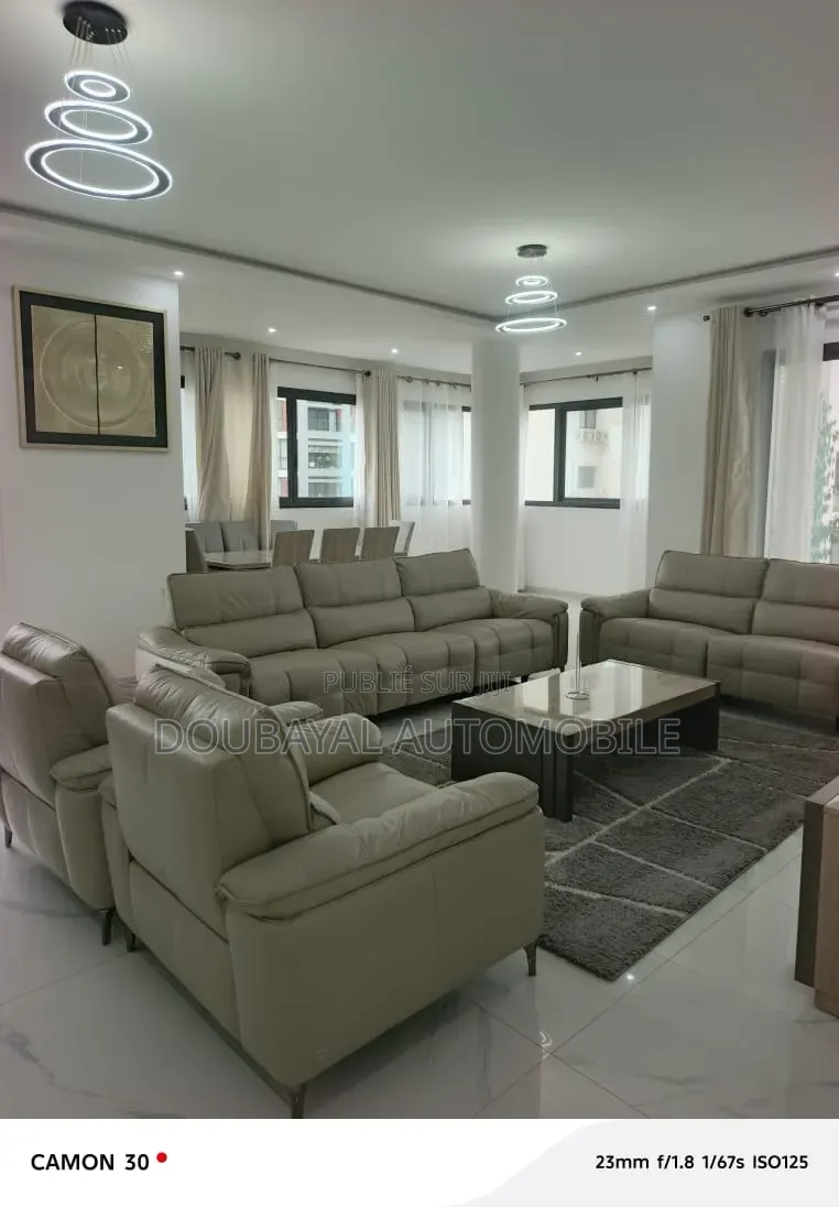 Meublé 4chbre Appartement dans Appartement Point E  à Louer
