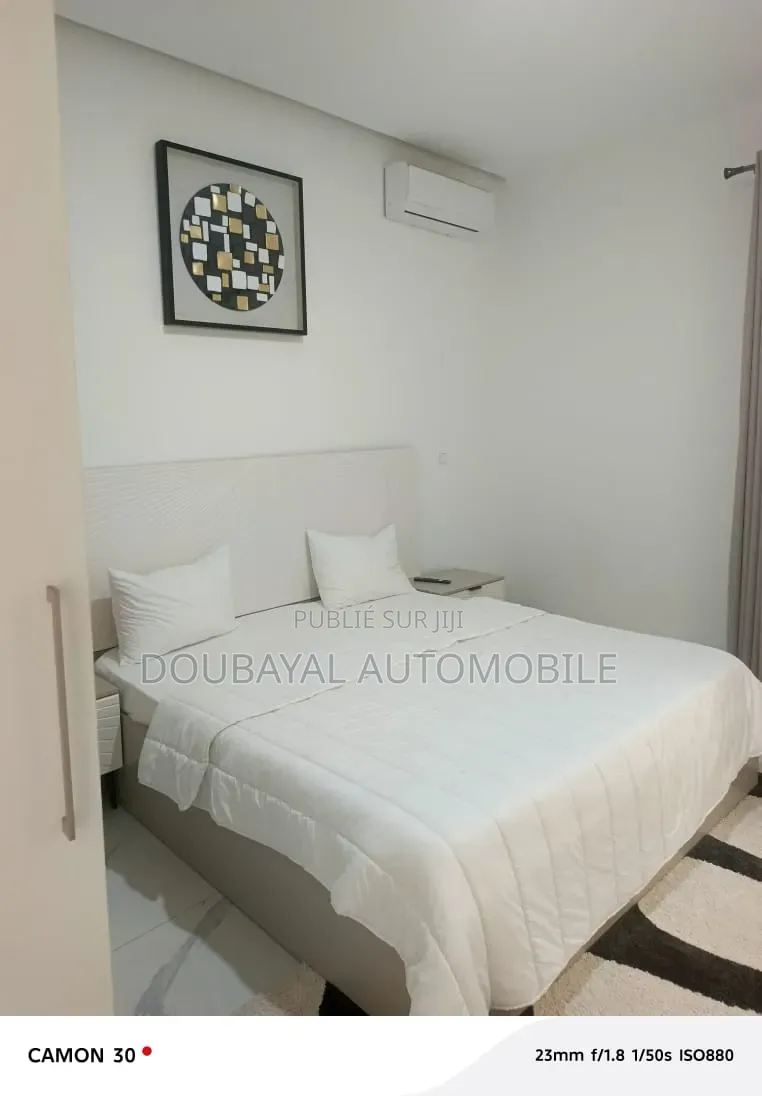 Meublé 4chbre Appartement dans Appartement Point E  à Louer