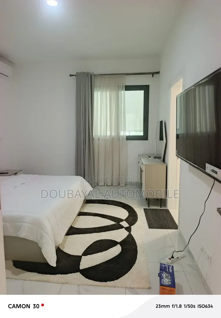 Meublé 4chbre Appartement dans Appartement Point E  à Louer