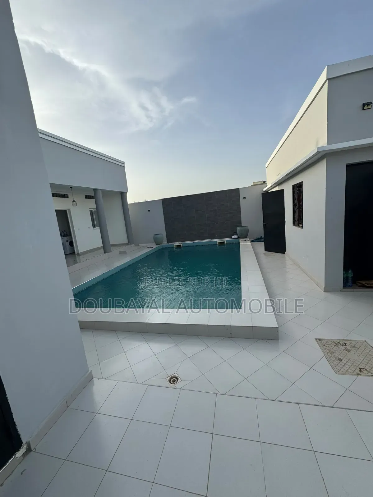 Meublé 4chbre Villa dans Villa Meuble À, Thiès Sud à Vendre