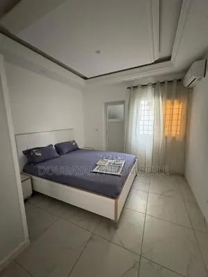 Meublé 4chbre Villa dans Villa Meuble À, Thiès Sud à Vendre