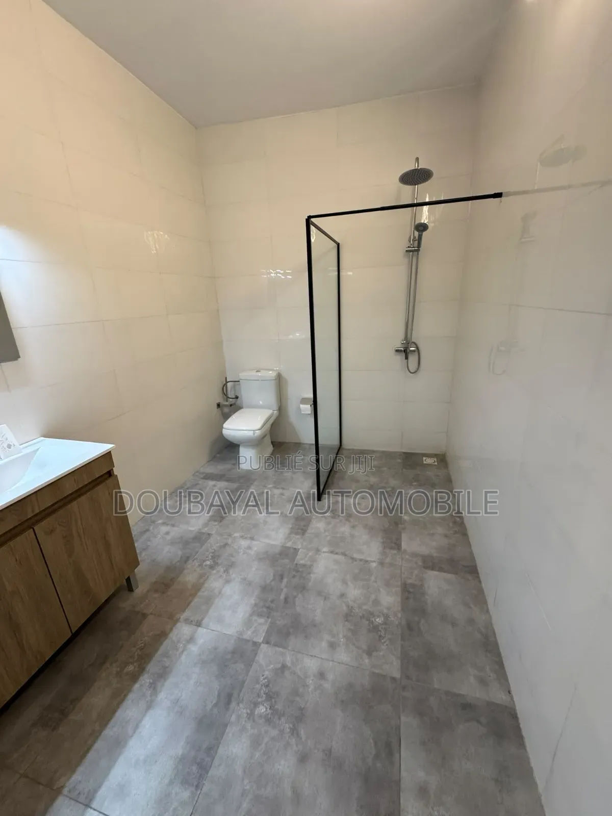 Meublé 4chbre Villa dans Villa Meuble À, Thiès Sud à Vendre