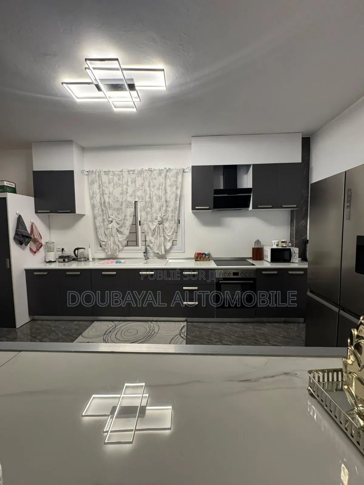 Meublé 4chbre Villa dans Villa Meuble À, Thiès Sud à Vendre