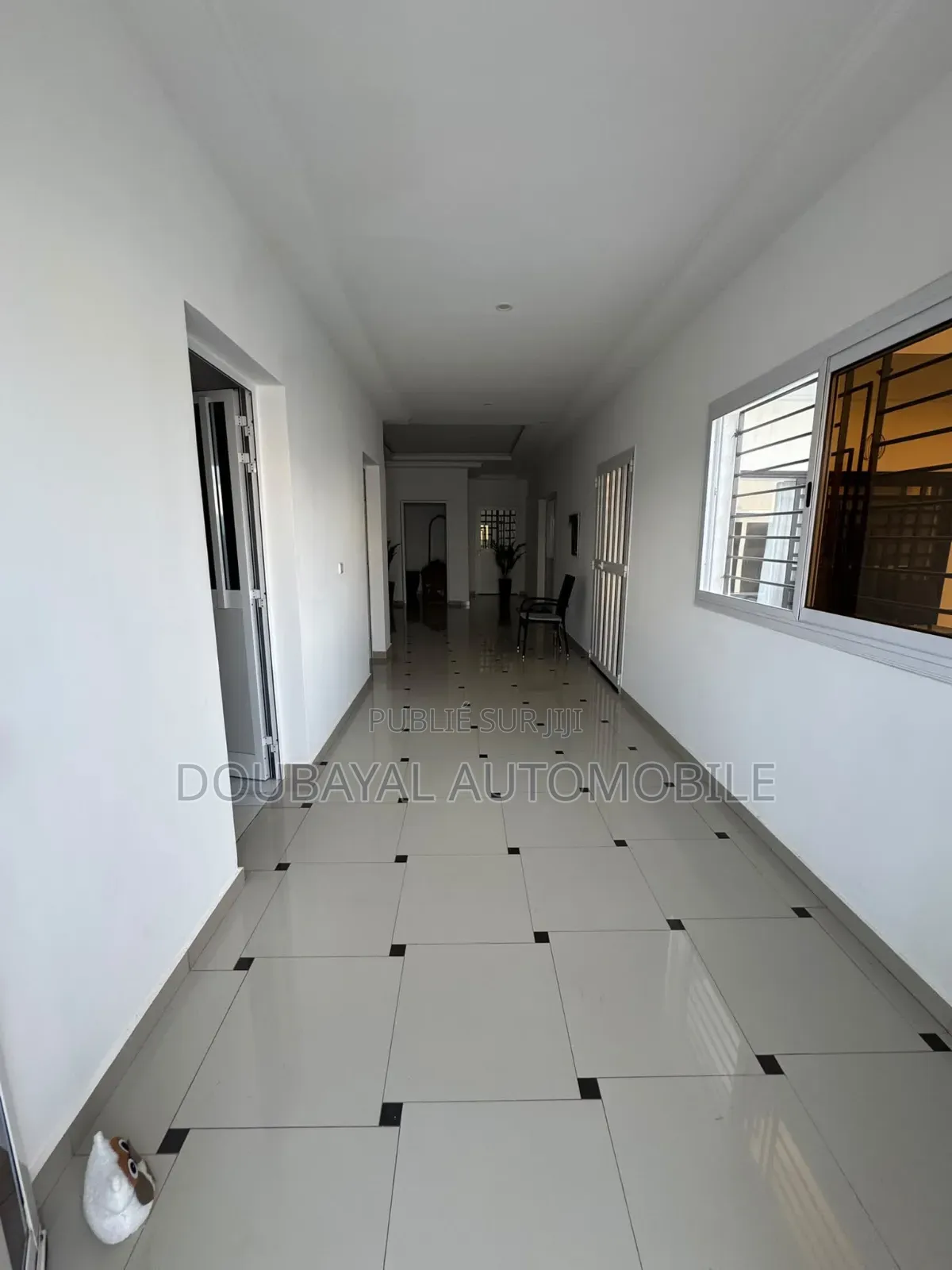 Meublé 4chbre Villa dans Villa Meuble À, Thiès Sud à Vendre