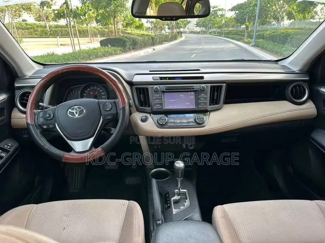 Toyota RAV4 LE 4dr SUV AWD (2.5L 4cyl 6A) 2014 Rouge