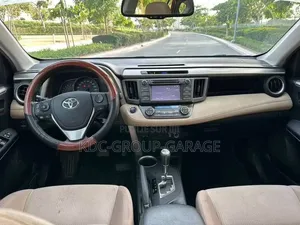 Toyota RAV4 LE 4dr SUV AWD (2.5L 4cyl 6A) 2014 Rouge