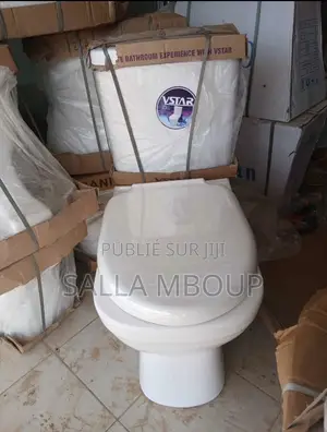Chaise Anglais Et Lavabo Avec Accessoires Ensemble
