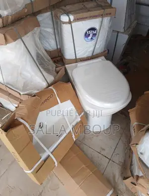 Chaise Anglais Et Lavabo Avec Accessoires Ensemble