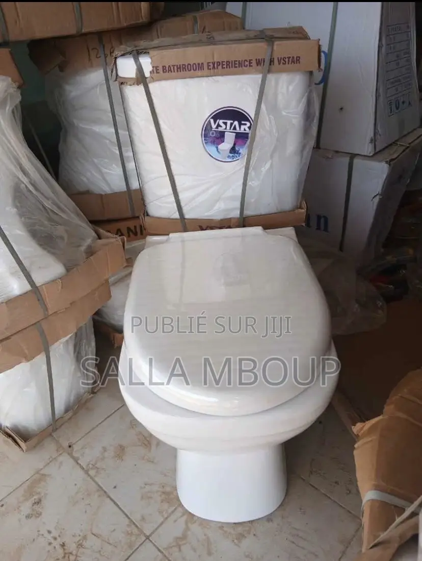 Chaise Anglais Et Lavabo Avec Accessoires Ensemble