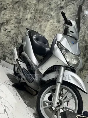 Nouveau Piaggio Trotinette 2015 Gris