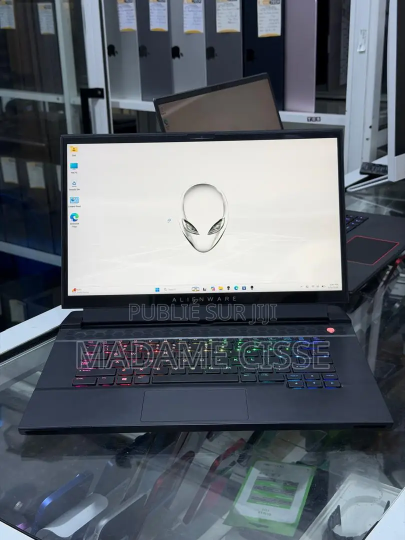 Nouveau Dell Allenware M15 R5 16GB Intel Core i7 SSD 512GB
