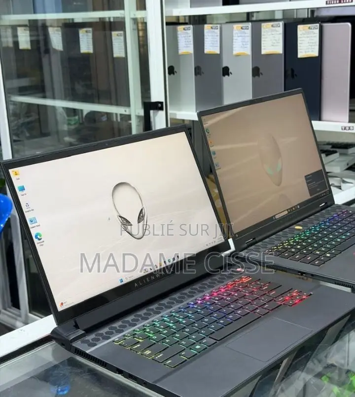 Nouveau Dell Allenware M15 R5 16GB Intel Core i7 SSD 512GB