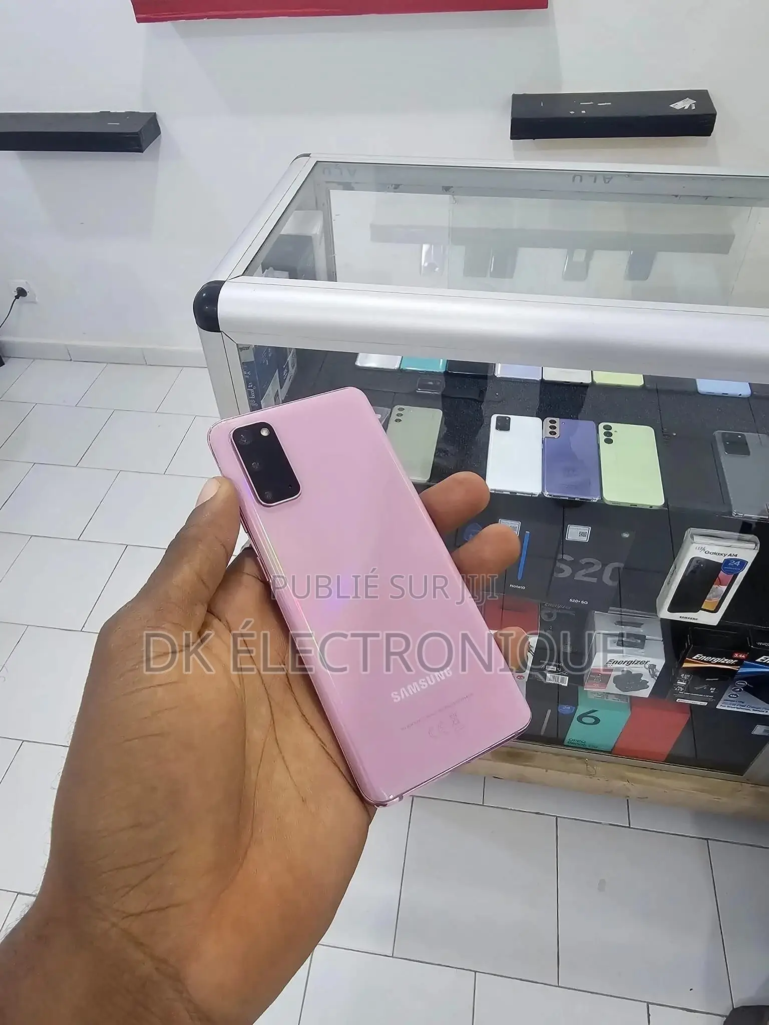 New Samsung Galaxy S20 128 GB Rose