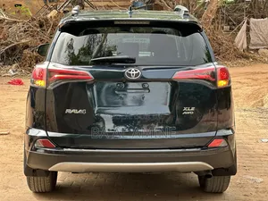 Toyota RAV4 2017 Bleu