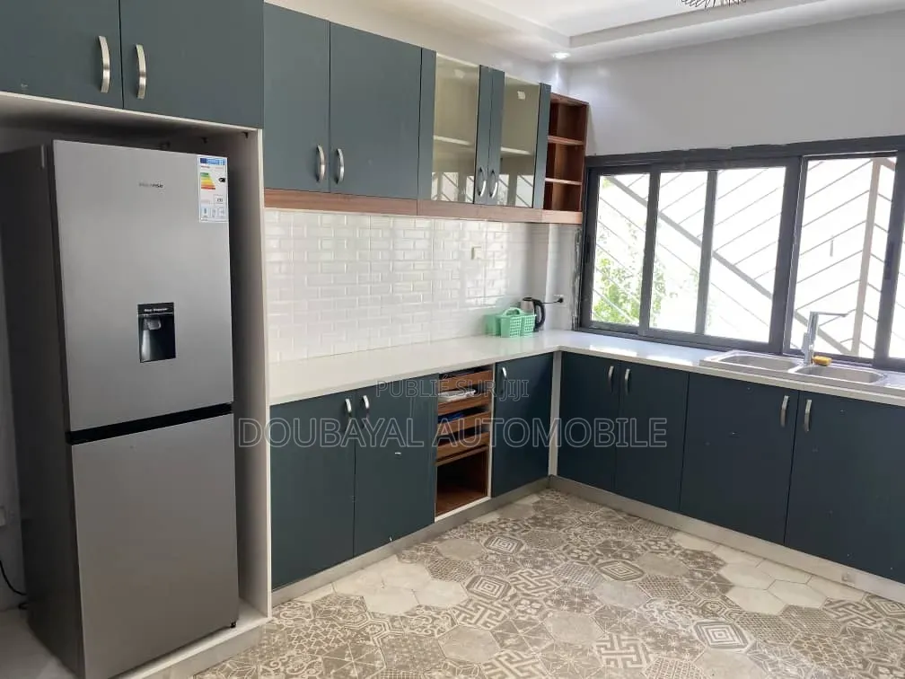 5chbre Villa dans Villa A Vendre, Thiès Sud à Vendre