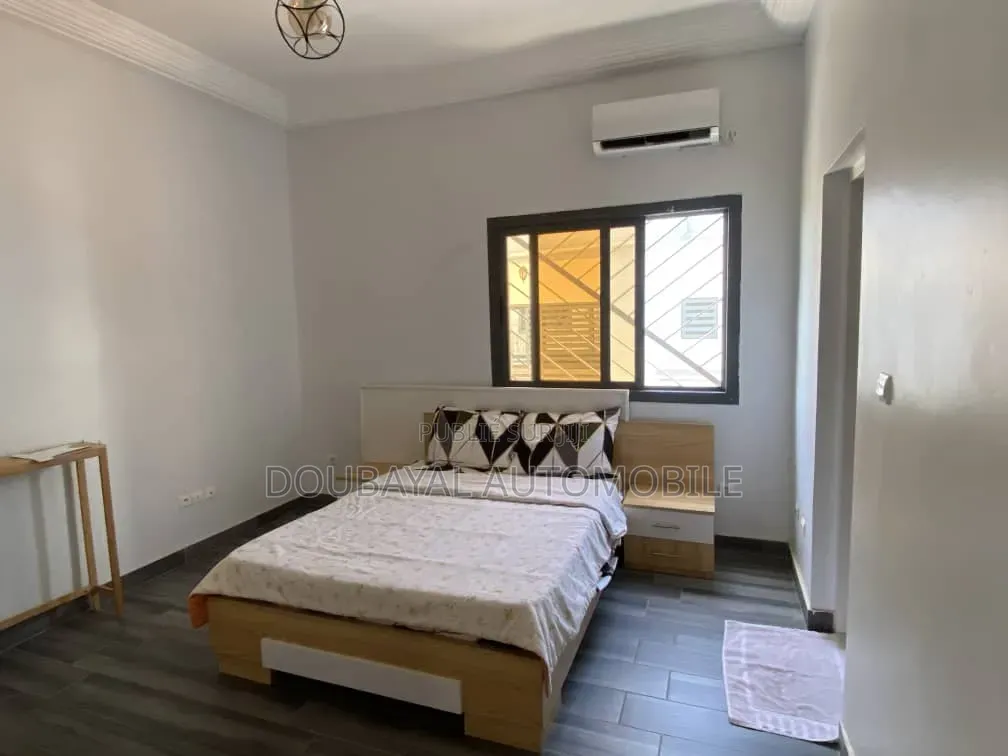 5chbre Villa dans Villa A Vendre, Thiès Sud à Vendre
