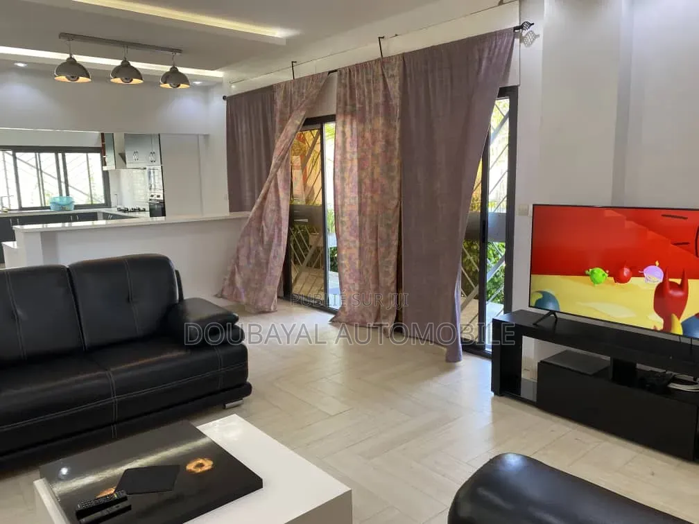 5chbre Villa dans Villa A Vendre, Thiès Sud à Vendre
