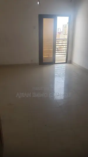 2chbre Appartement dans Grand Yoff à Louer