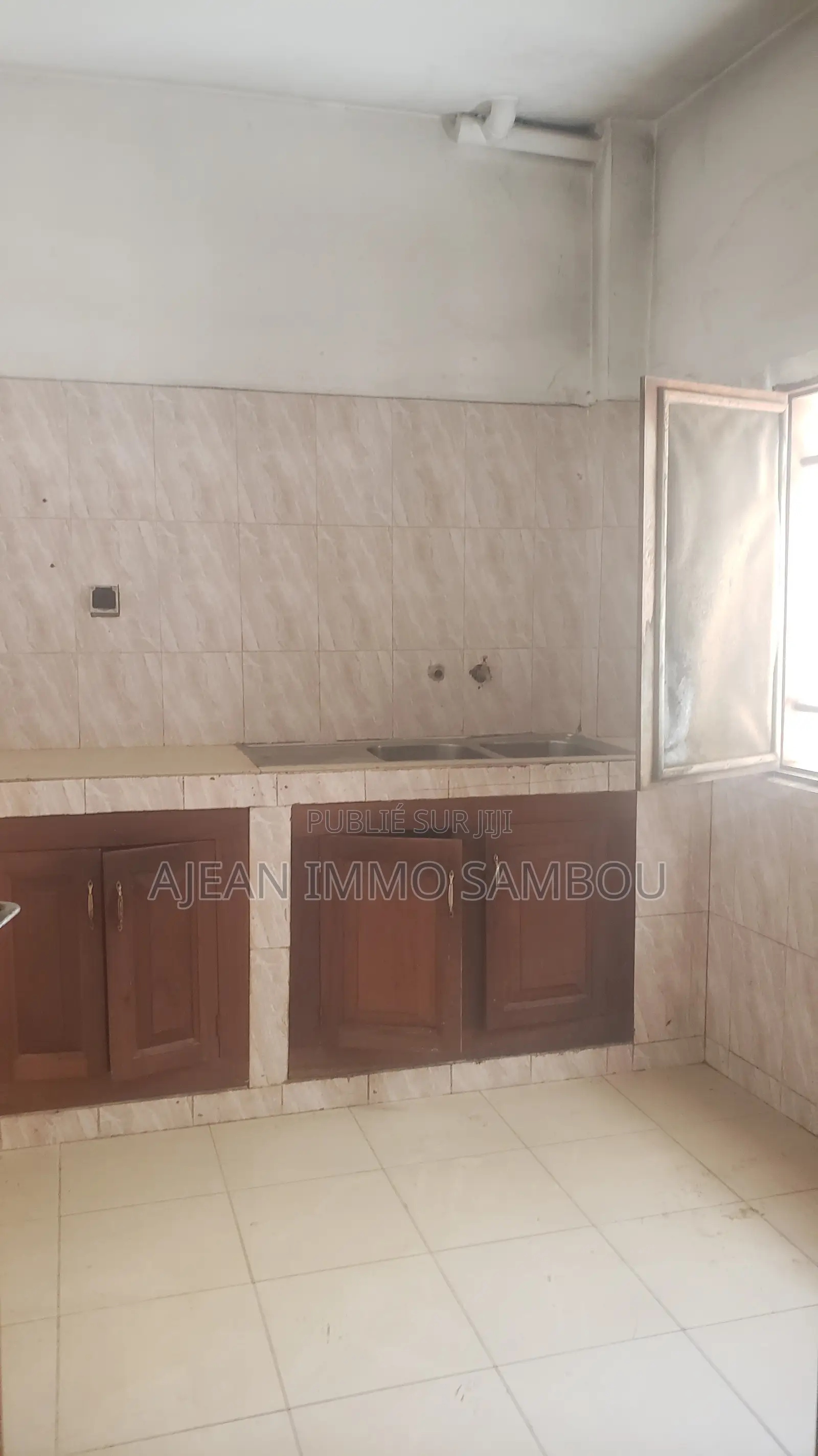2chbre Appartement dans Grand Yoff à Louer