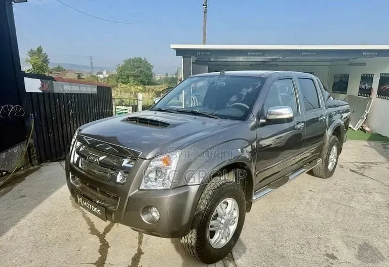 Isuzu D-MAX 2013 Gris