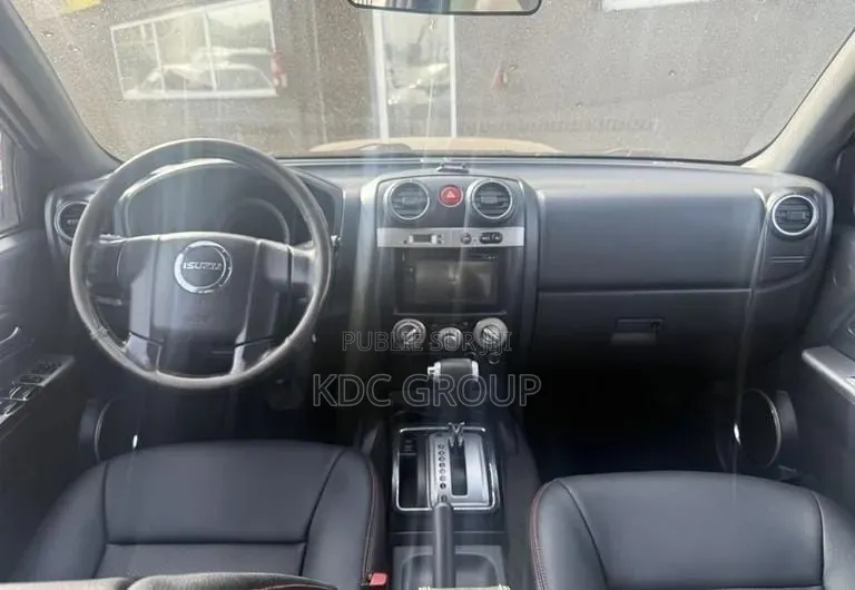Isuzu D-MAX 2013 Gris