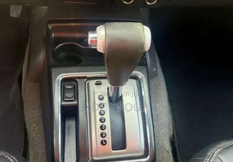 Isuzu D-MAX 2013 Gris