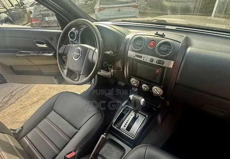 Isuzu D-MAX 2013 Gris