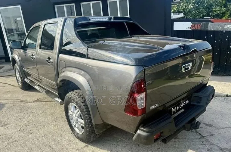 Isuzu D-MAX 2013 Gris
