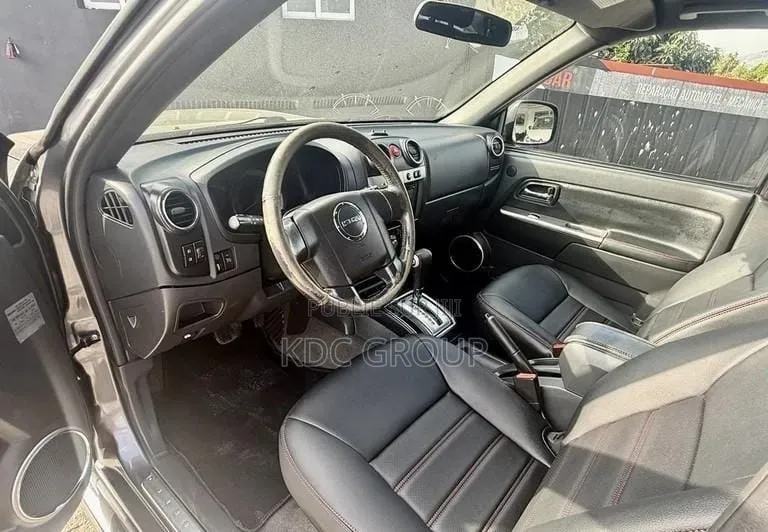 Isuzu D-MAX 2013 Gris