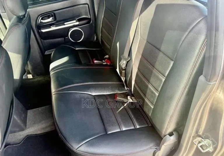 Isuzu D-MAX 2013 Gris