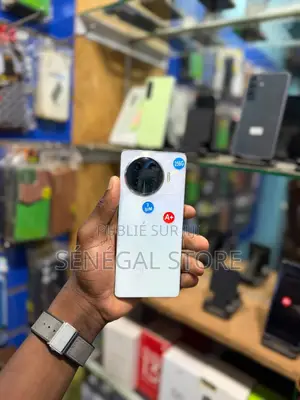Nouveau Tecno Spark 20 Pro Plus 256 GB Blanc
