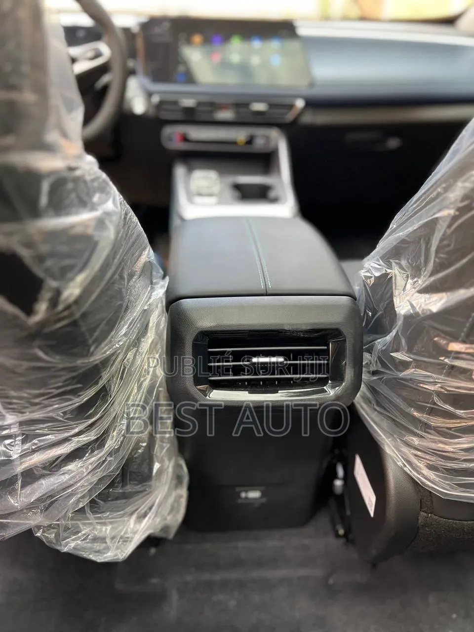 Nouveau Geely Coolray 2025 Gris