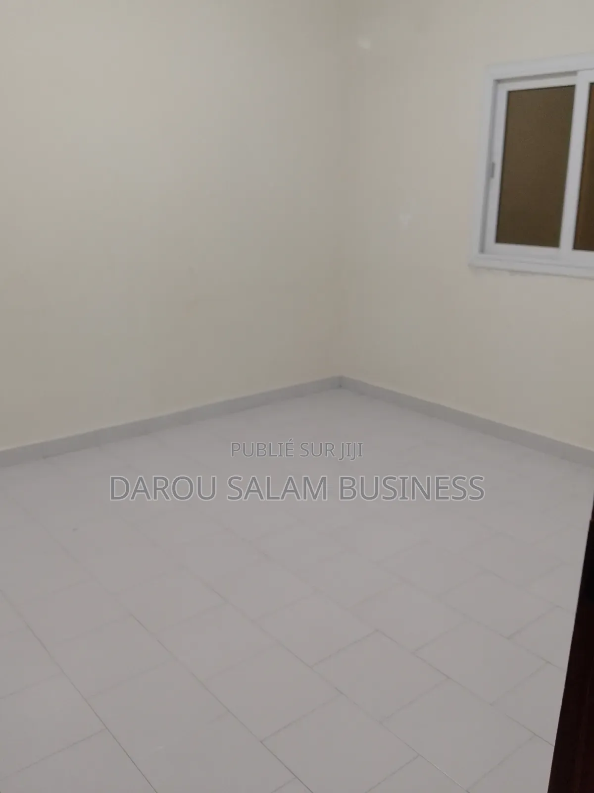 3chbre Appartement dans Yoff à Louer