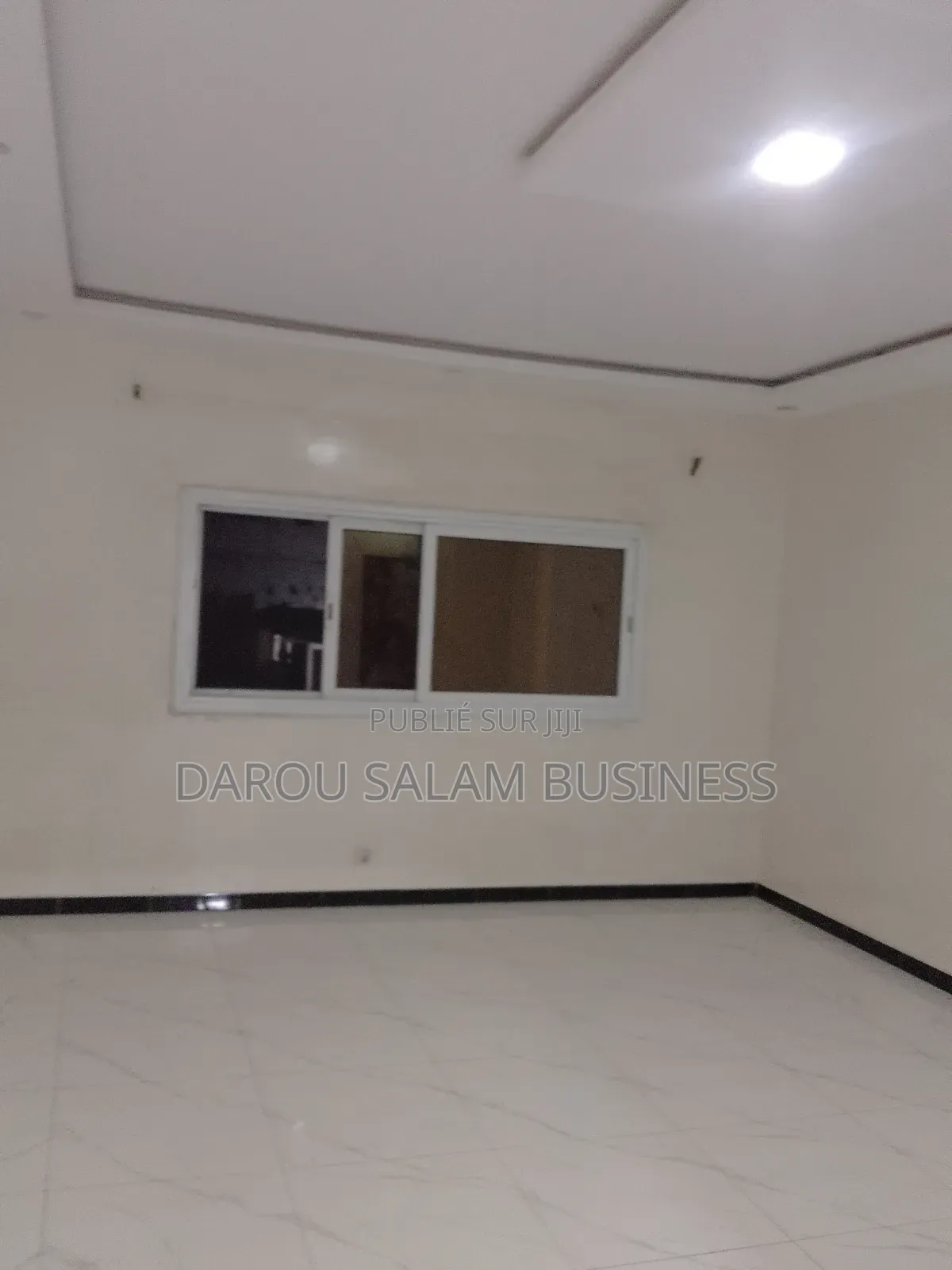 3chbre Appartement dans Yoff à Louer