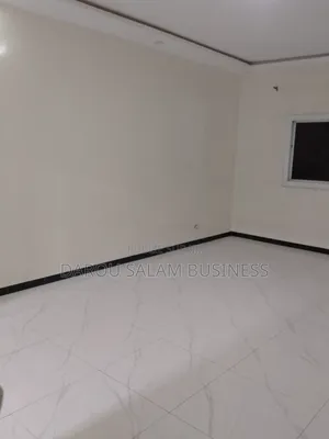 3chbre Appartement dans Yoff à Louer