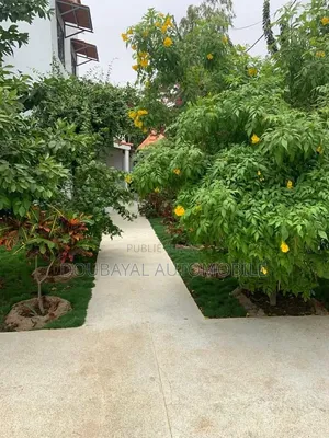 4chbre Villa dans Villa A Vendre Petit, Thiès Sud à Vendre