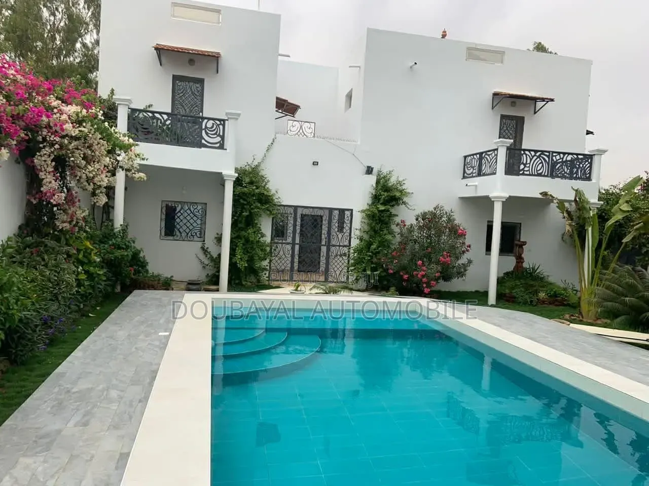 4chbre Villa dans Villa A Vendre Petit, Thiès Sud à Vendre