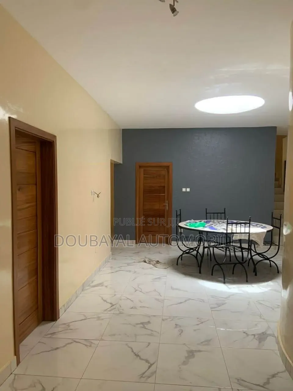 4chbre Villa dans Villa A Vendre Petit, Thiès Sud à Vendre