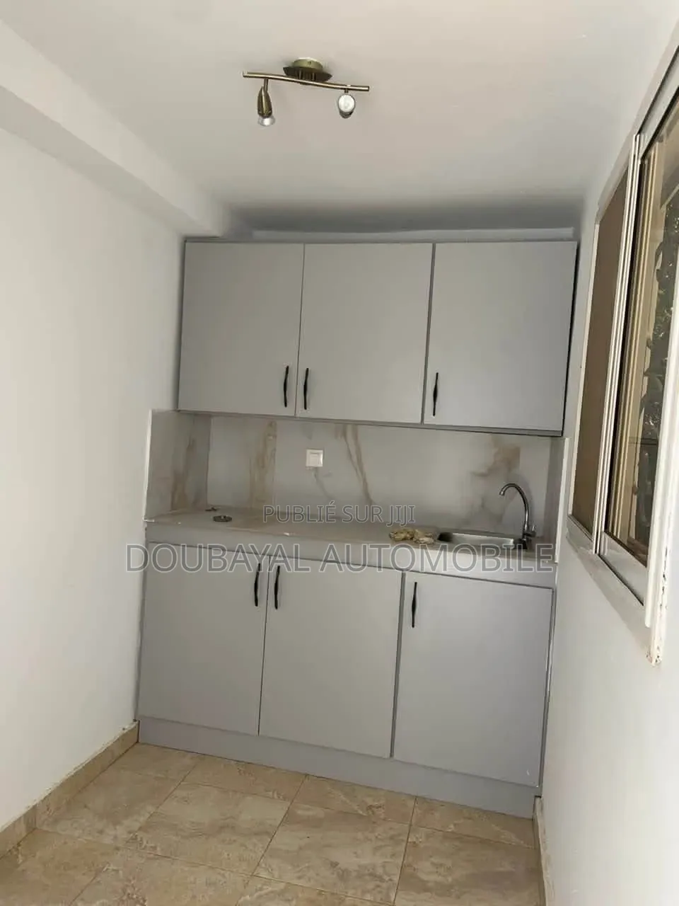 4chbre Villa dans Villa A Vendre Petit, Thiès Sud à Vendre
