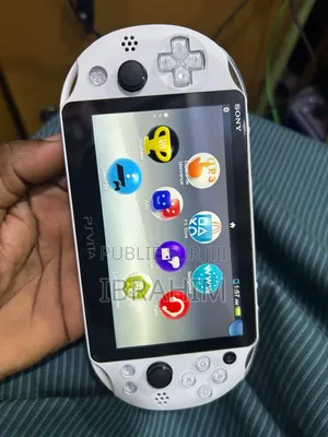 Ps Vita Slim 20 Jeux Neuf