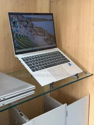 Nouveau HP Elitebook 830 G11 16GB Intel Core i5 SSD 256GB