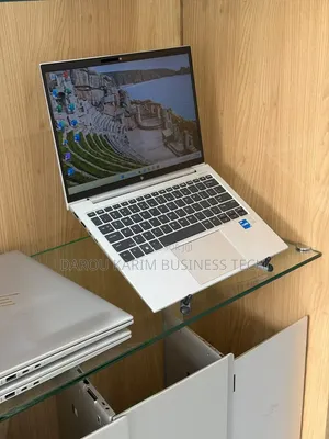 Nouveau HP Elitebook 830 G11 16GB Intel Core i5 SSD 256GB