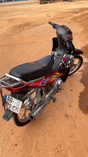Nouveau KTM Duke 125 2025 Marron