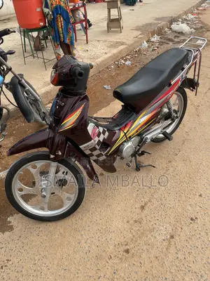 Nouveau KTM Duke 125 2025 Marron