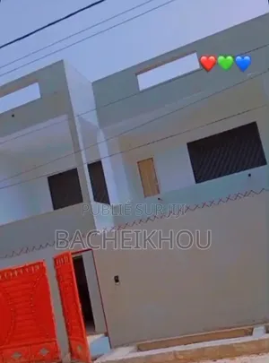 8chbre Maison dans Bacheikhou Diaby, Thiès Sud à Vendre